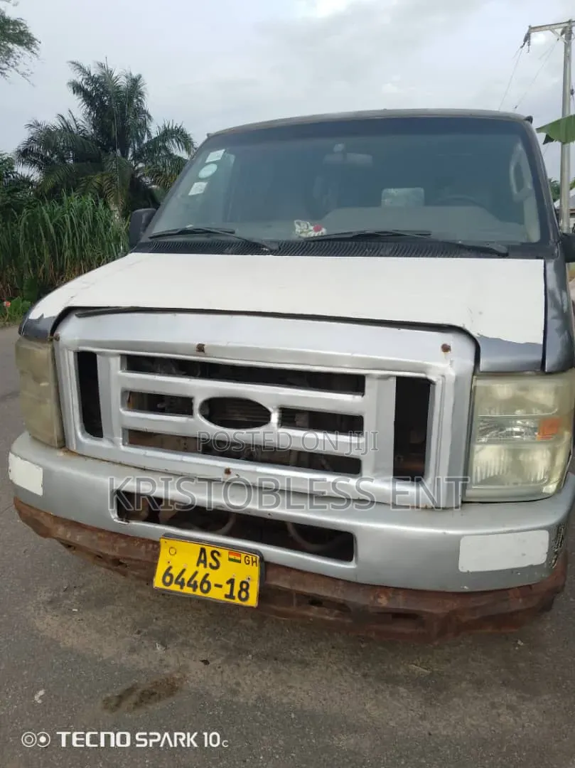 Ford E350 2011 Silver
