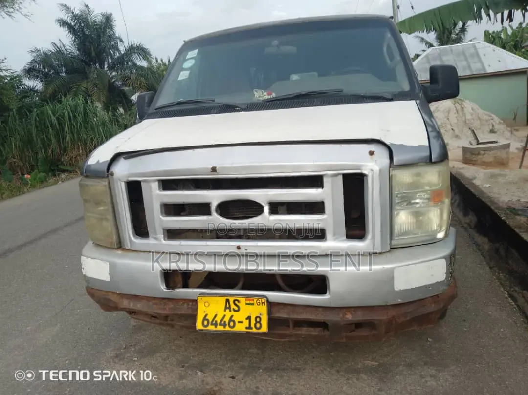 Ford E350 2011 Silver
