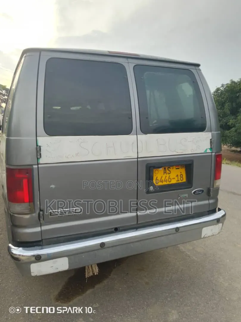 Ford E350 2011 Silver