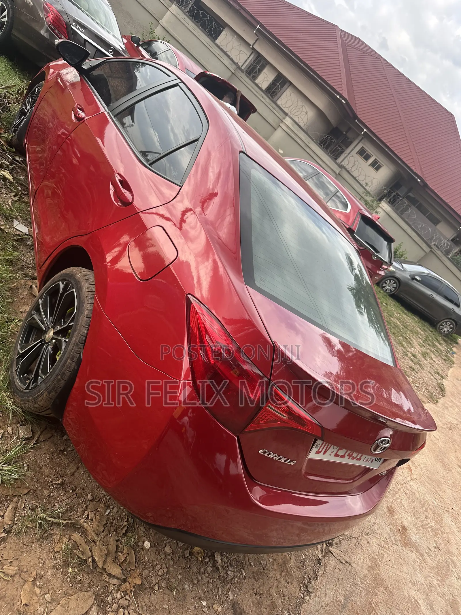 Toyota Corolla SE (1.8L 4cyl 2A) 2018 Red