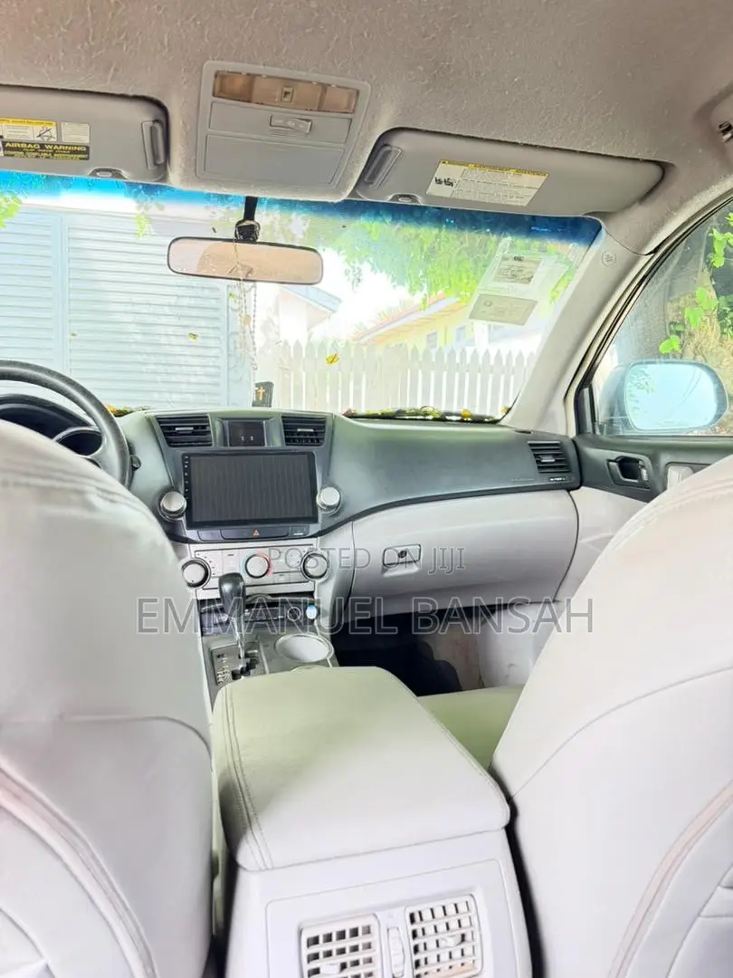 Toyota Highlander 2010 Silver