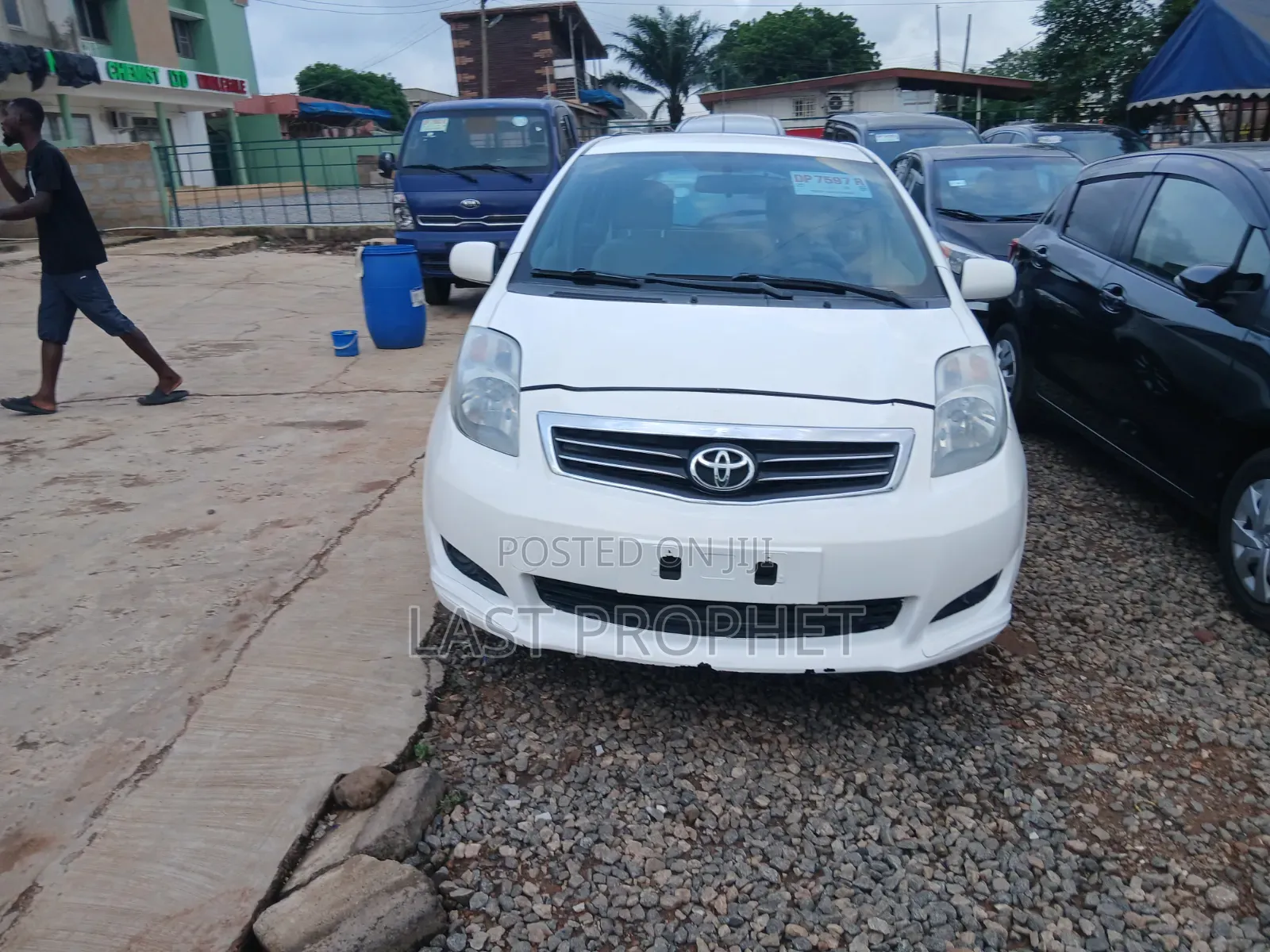 Toyota Yaris L Hatchback 5dr 2012 White