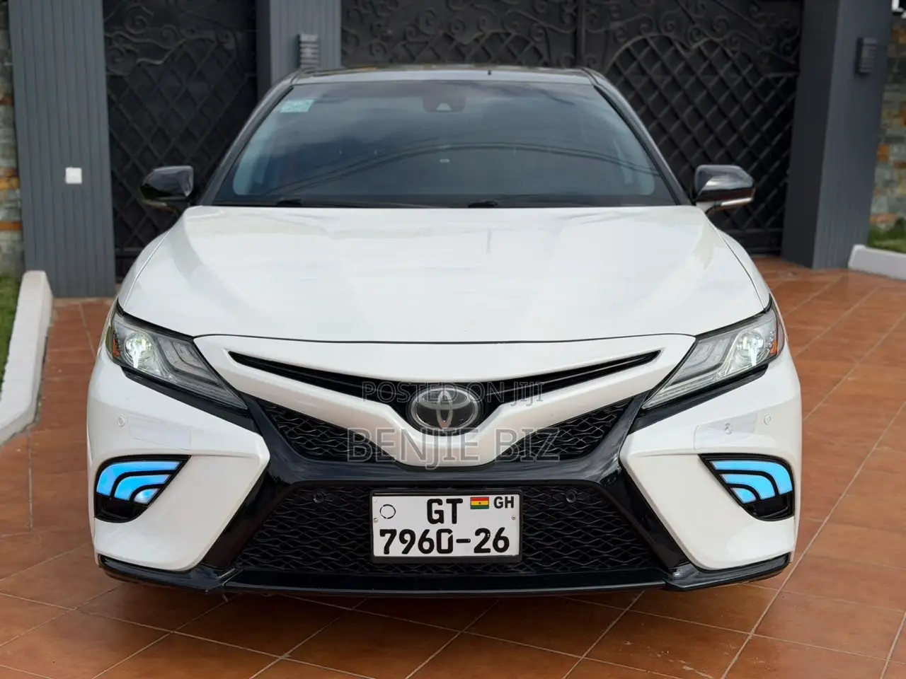 Toyota Camry 2018 White