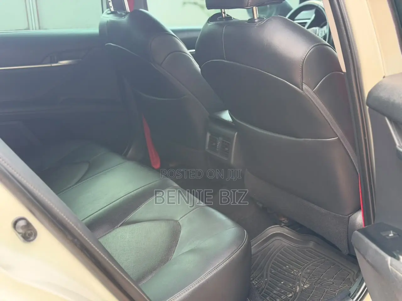 Toyota Camry 2018 White