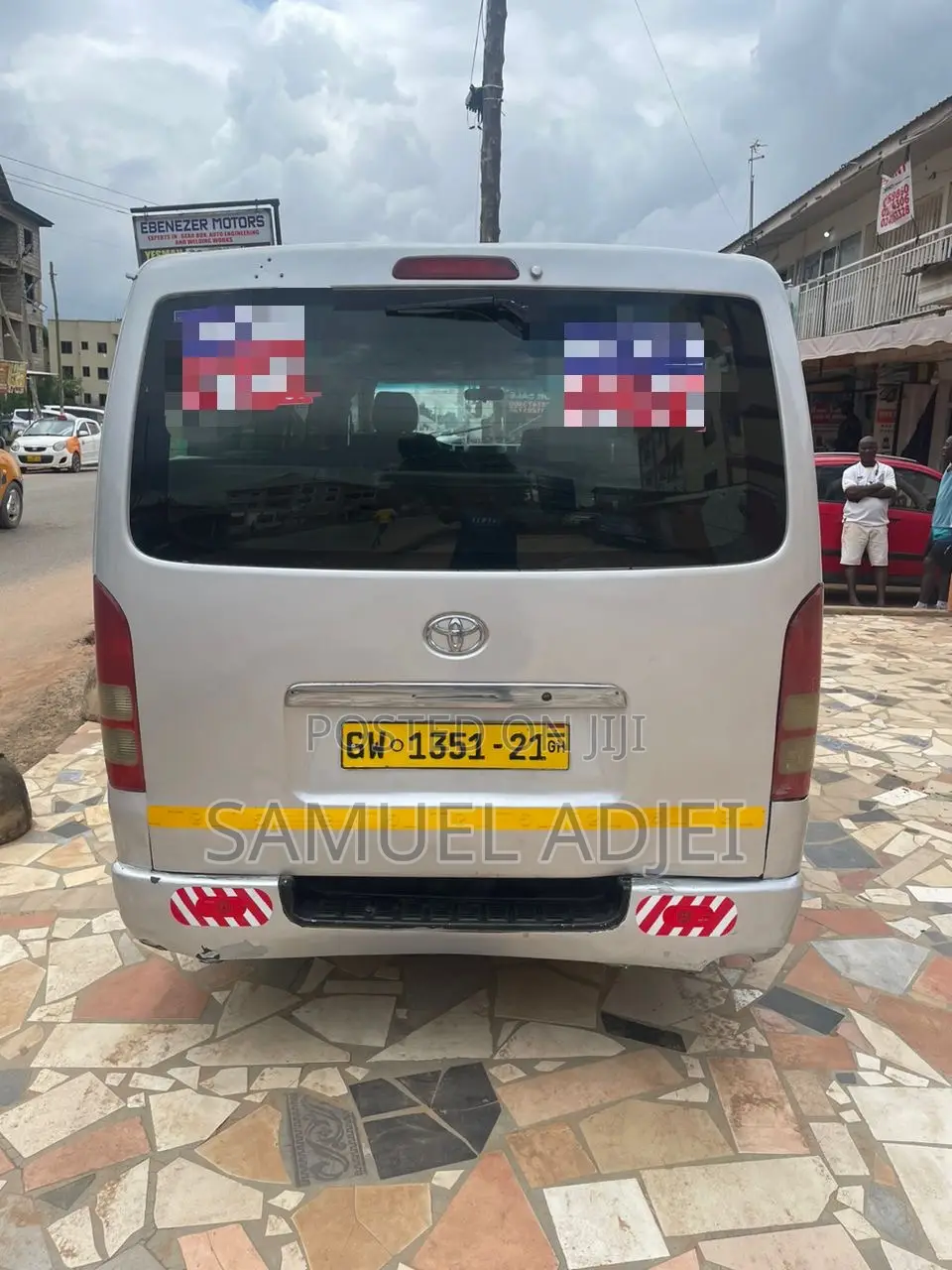 Toyota HiAce 2012 Silver
