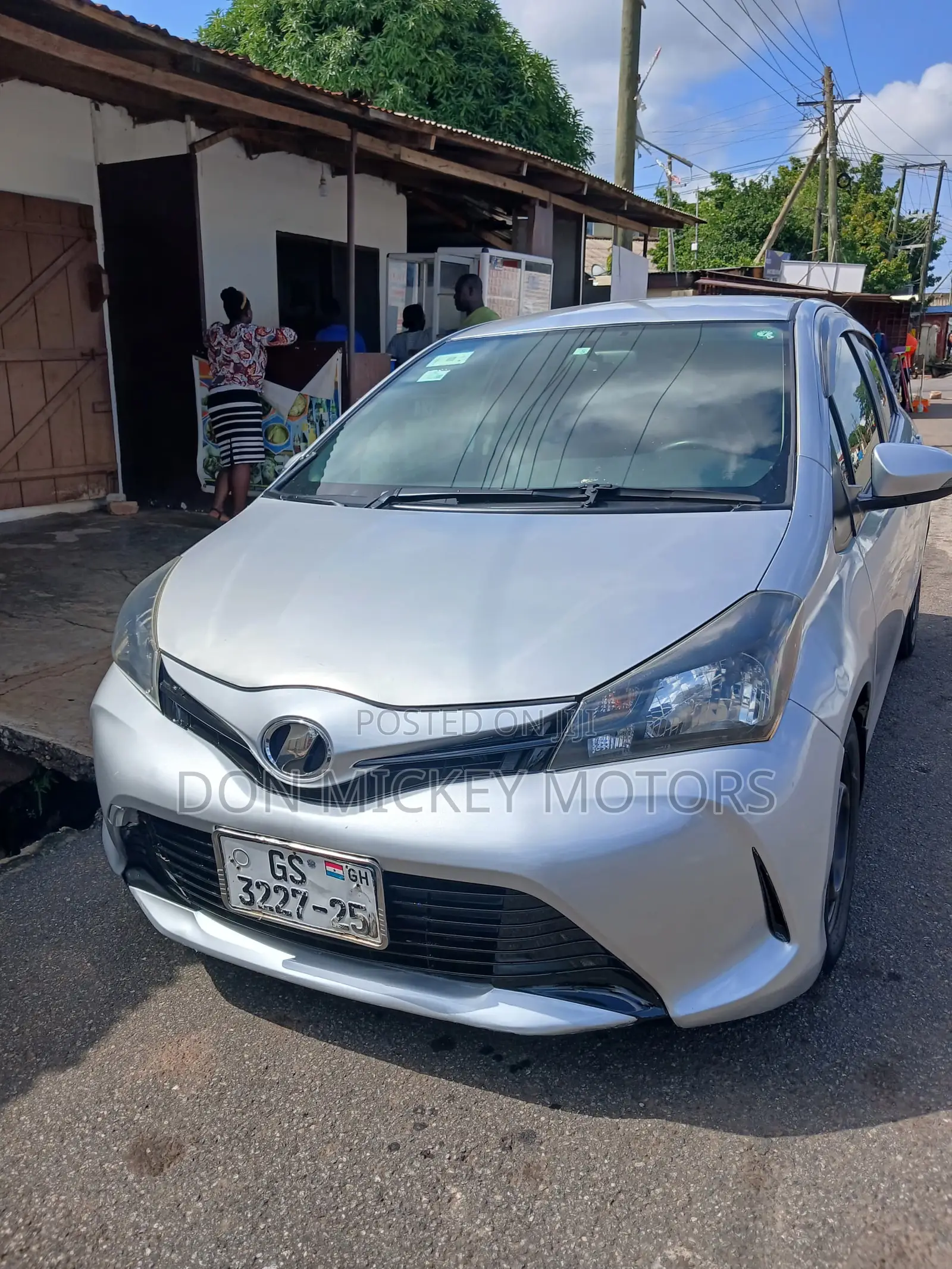 Toyota Vitz 1.3 FWD 5dr 2014 Silver