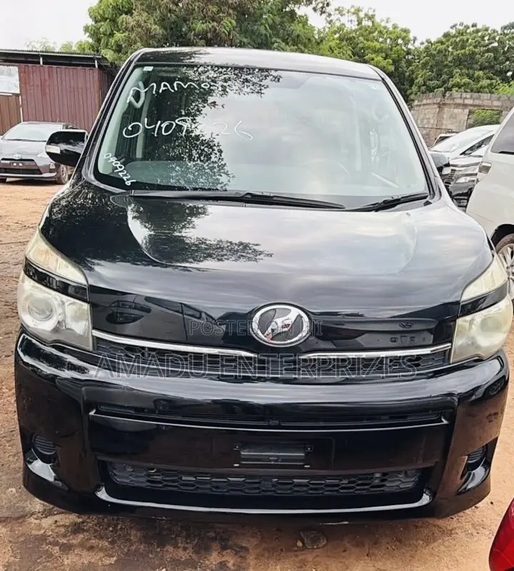 Toyota Voxy 2011 Black