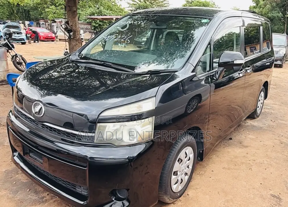 Toyota Voxy 2011 Black