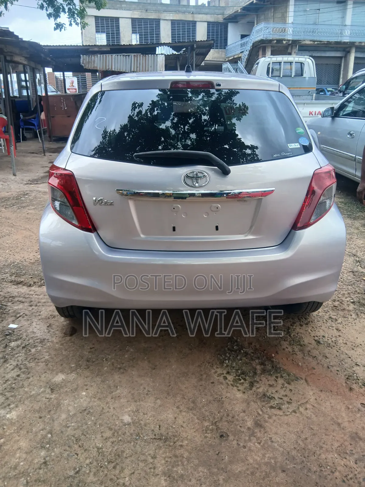 Toyota Vitz 2013 Silver