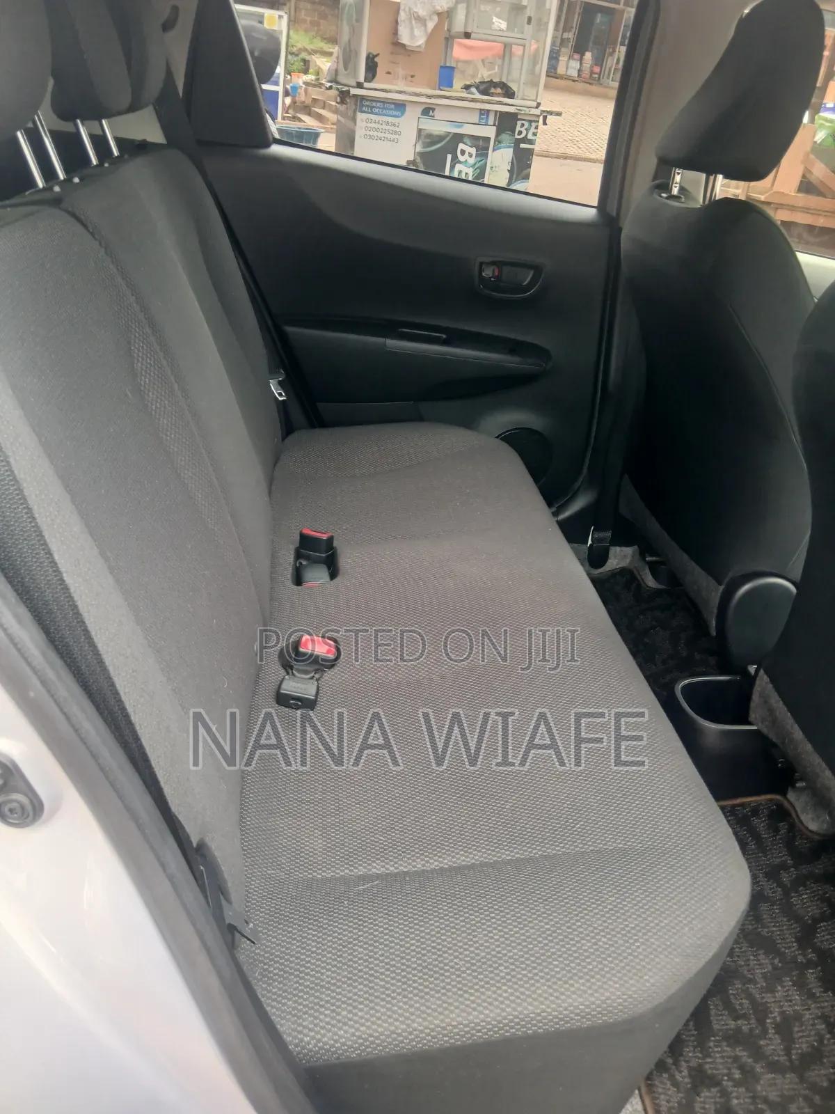 Toyota Vitz 2013 Silver