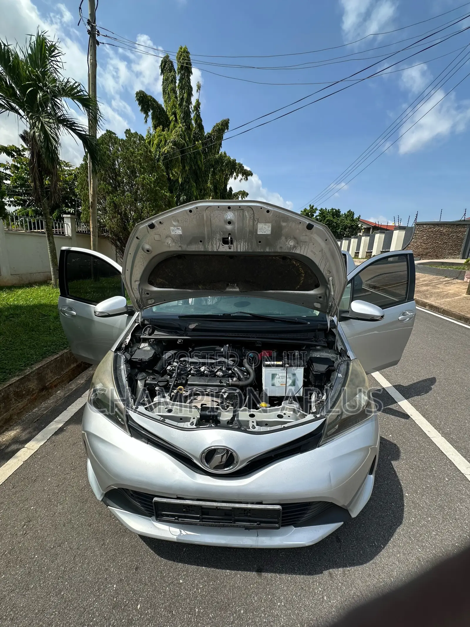 Toyota Vitz 1.3 AWD 3dr 2015 Gray