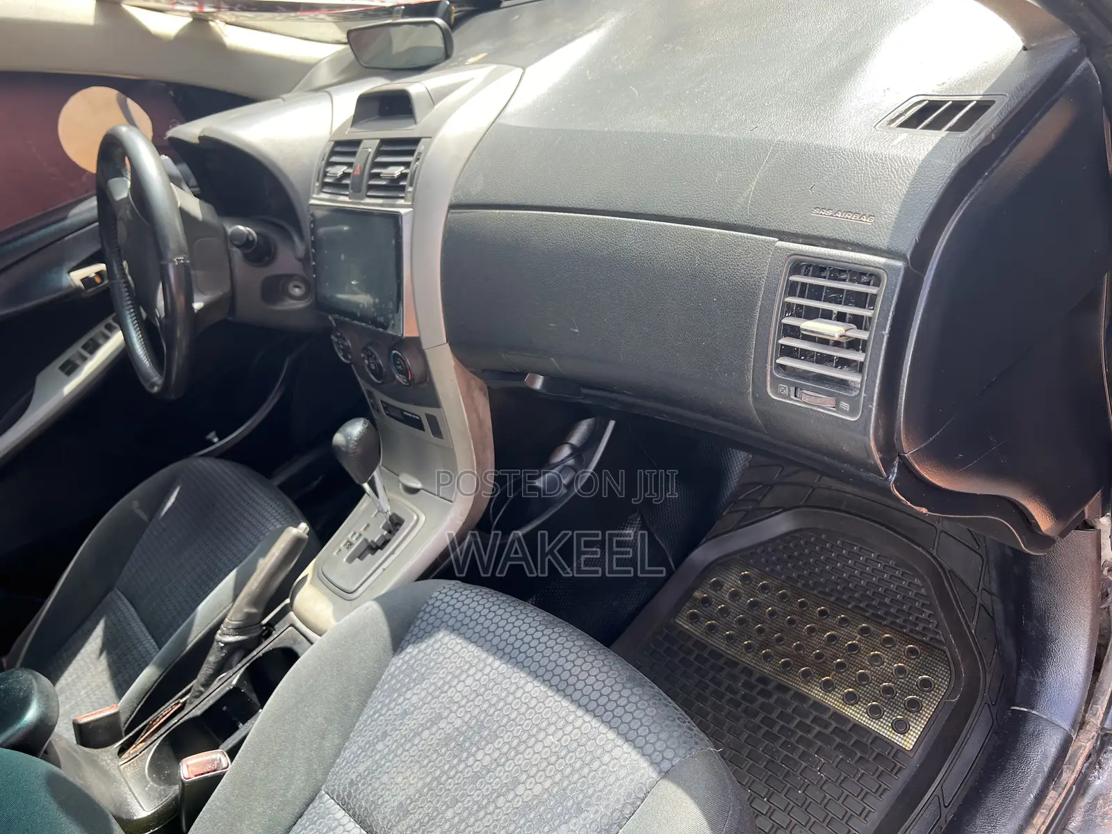 Toyota Corolla LE 4dr Sedan (1.8L 4cyl 4A) 2011 Gray