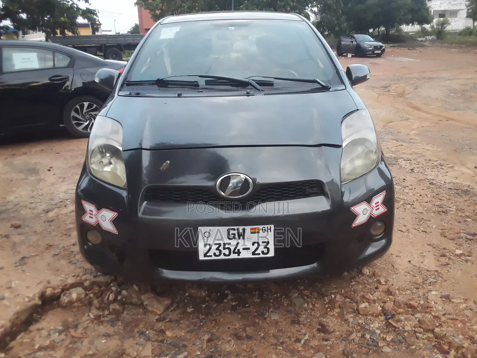 Toyota Vitz 2010 Gray