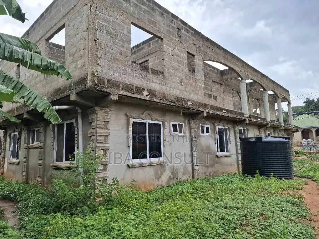9bdrm House in Mayera, Pokuase for sale
