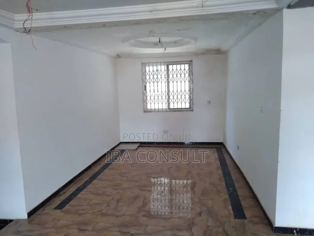 9bdrm House in Mayera, Pokuase for sale