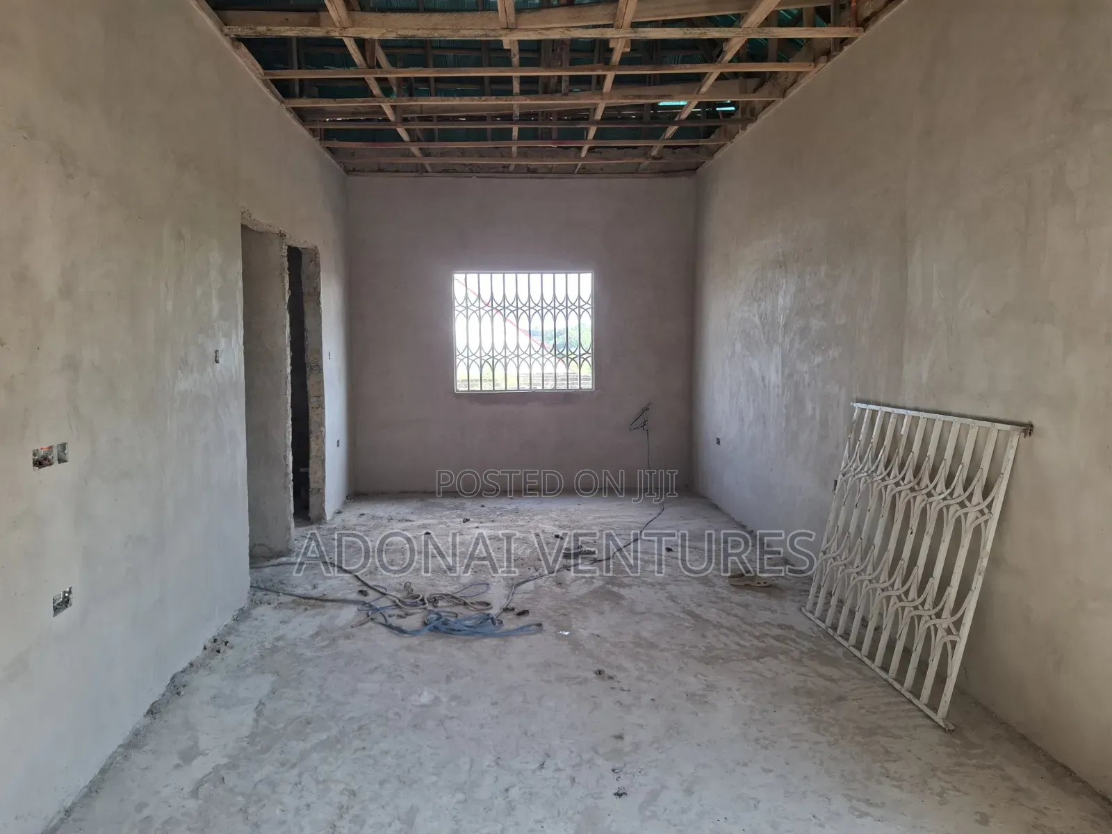5bdrm House in New Aduapong, Kumasi Metropolitan for sale