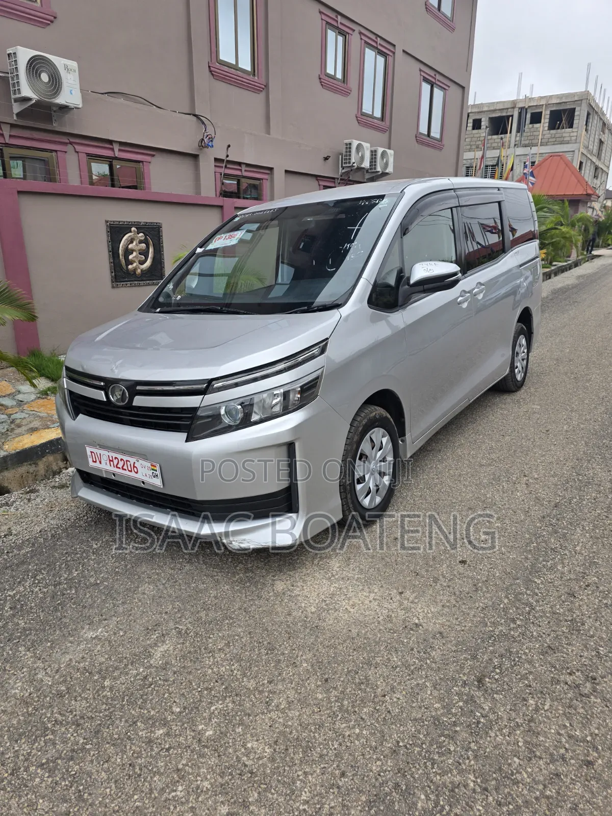Toyota Voxy 2016 Silver