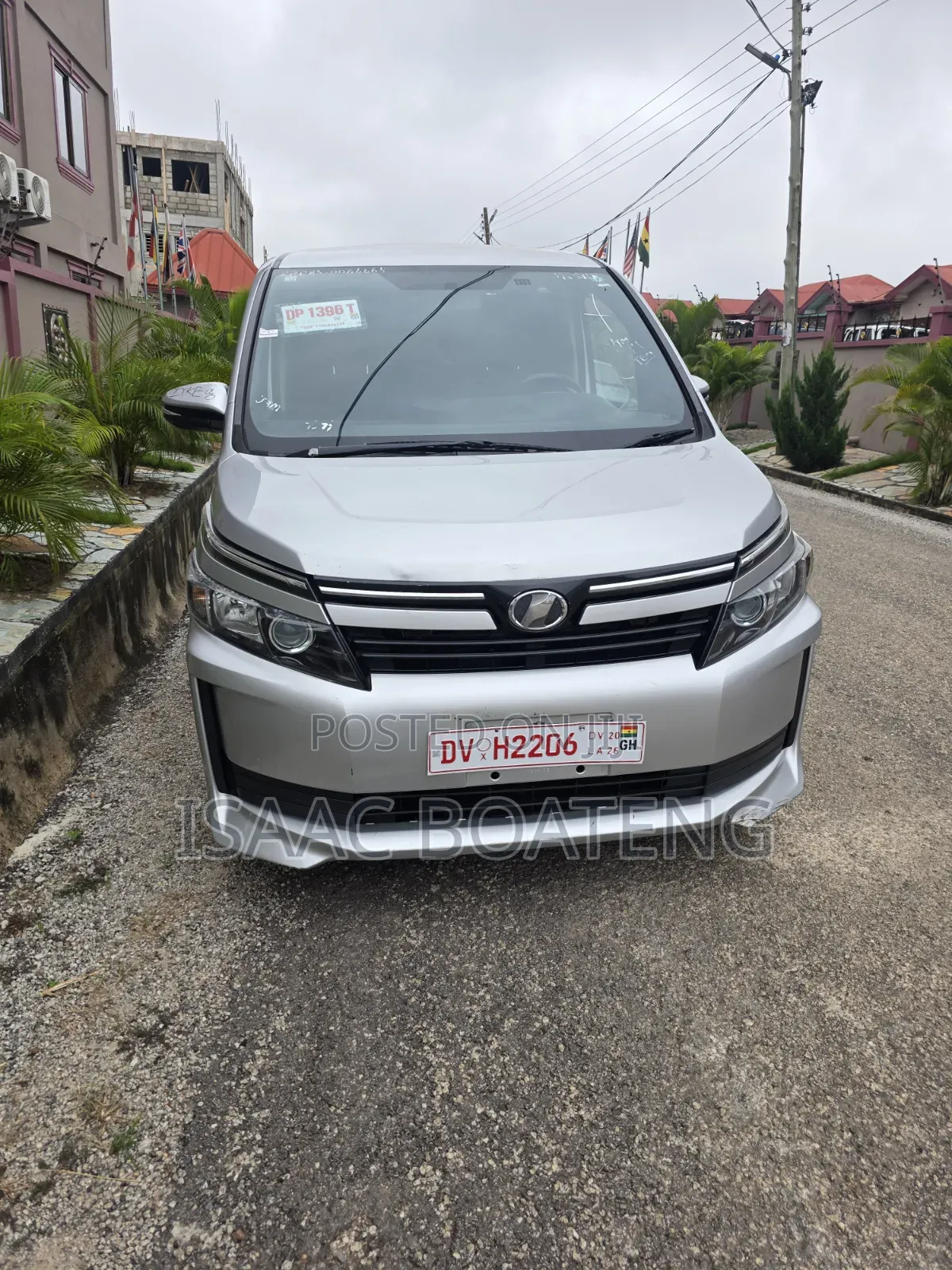 Toyota Voxy 2016 Silver