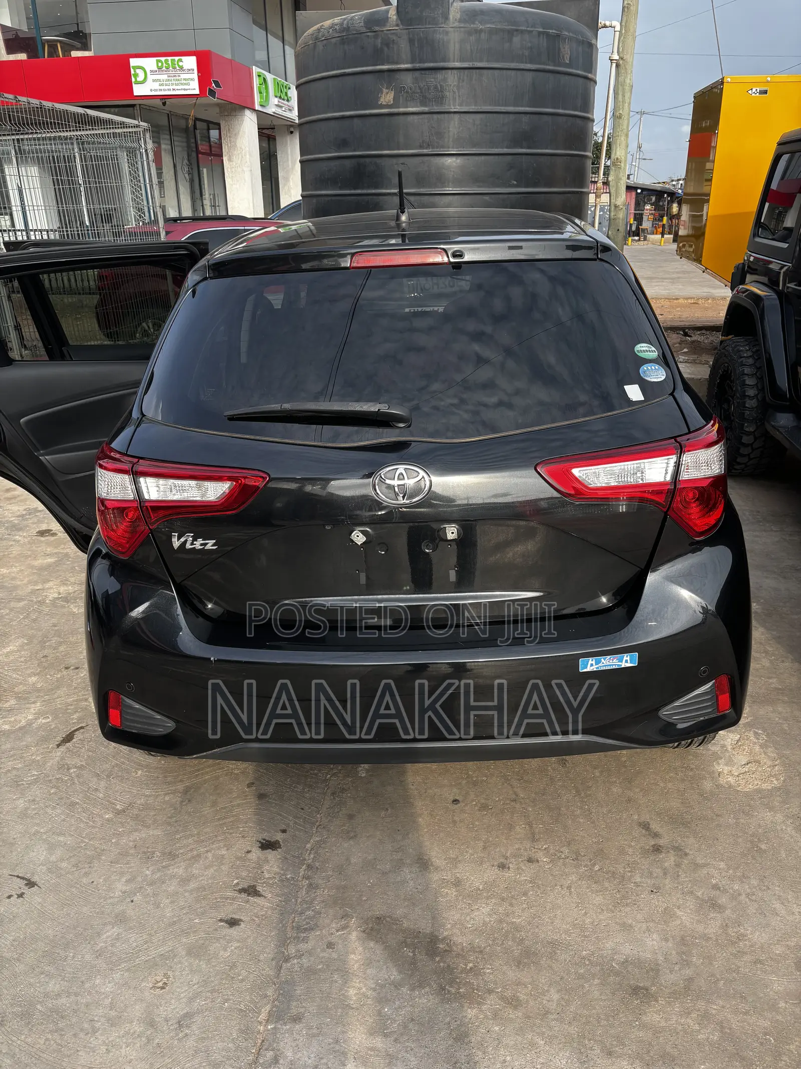 Toyota Vitz 1.3 AWD 3dr 2017 Black