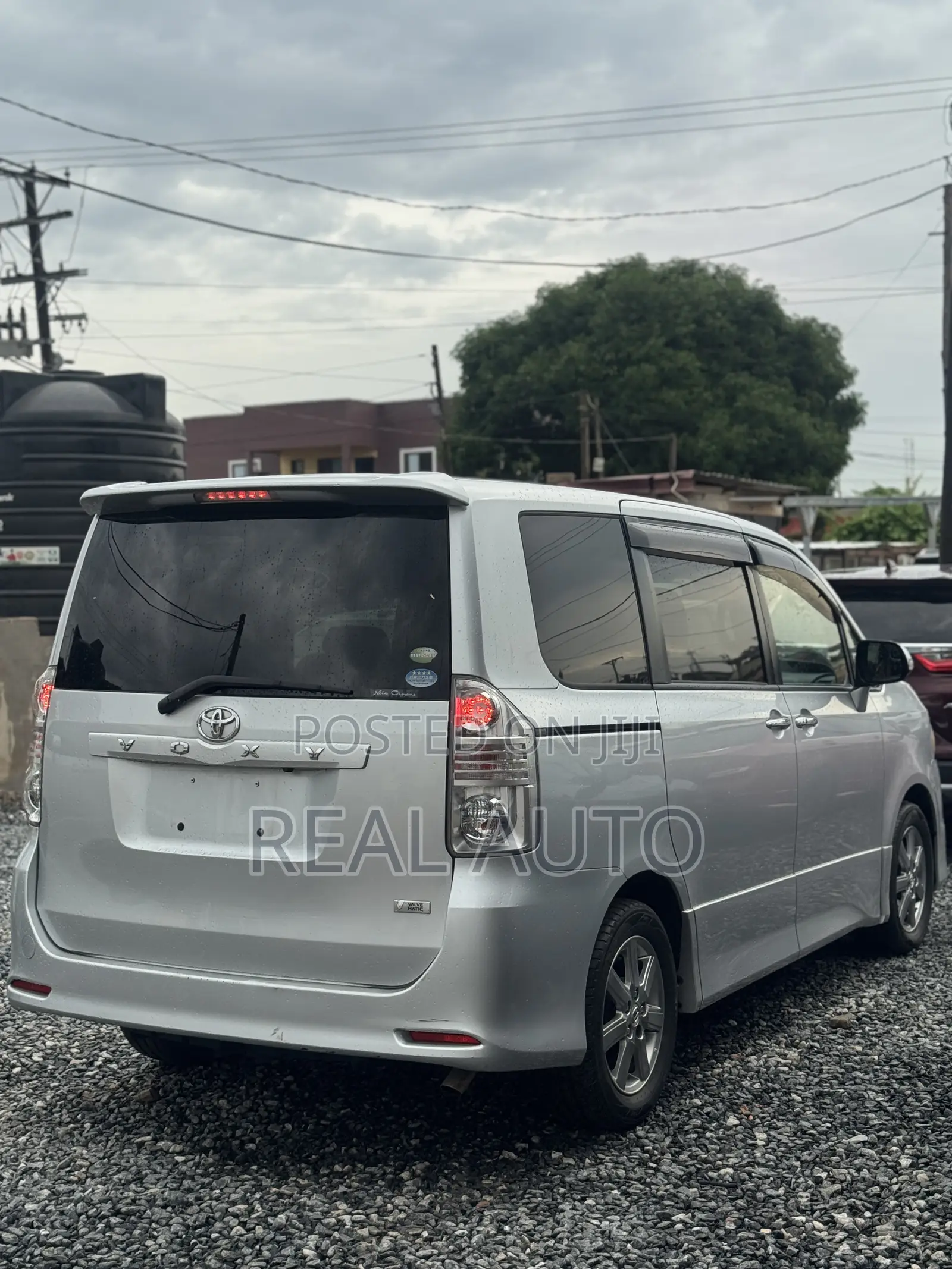 Toyota Voxy SV Premium 2014 Silver