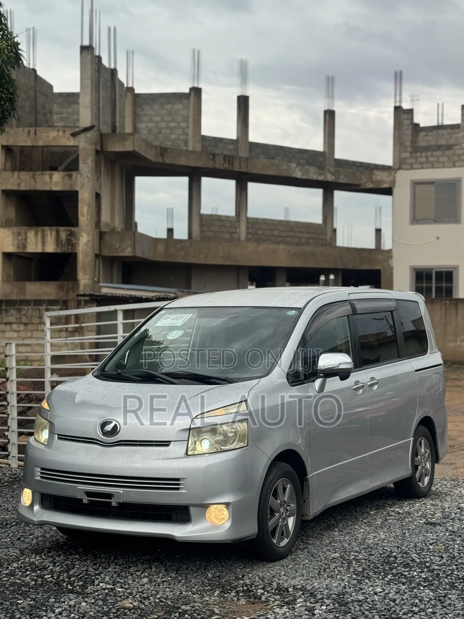 Toyota Voxy SV Premium 2014 Silver