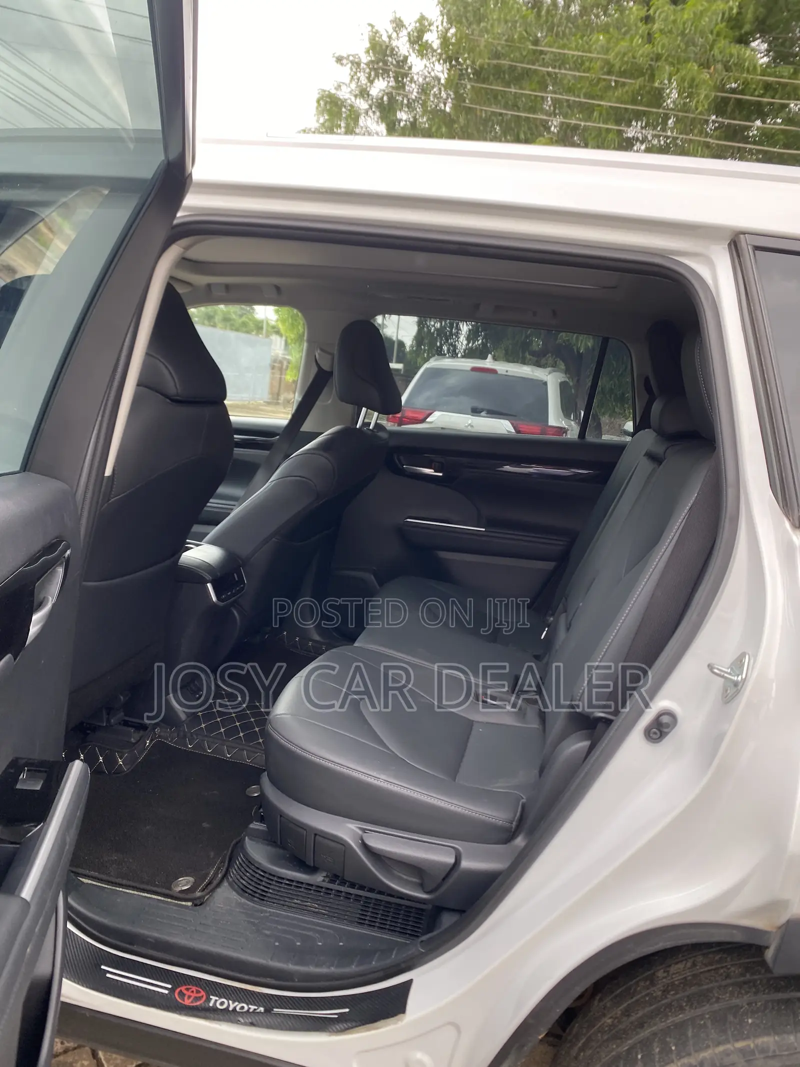 Toyota Highlander LE FWD 2024 White