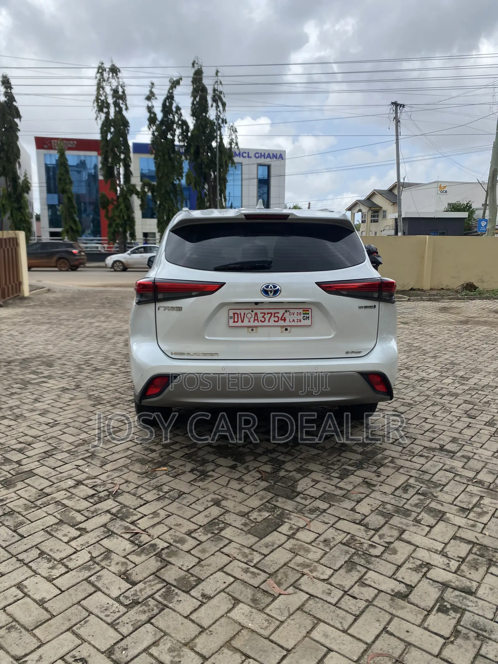 Toyota Highlander LE FWD 2024 White
