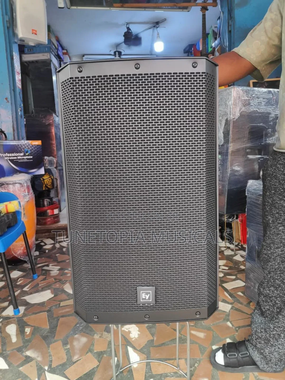 Electro-Voice ZLX-15bt 15inches Powered Loudspeaker