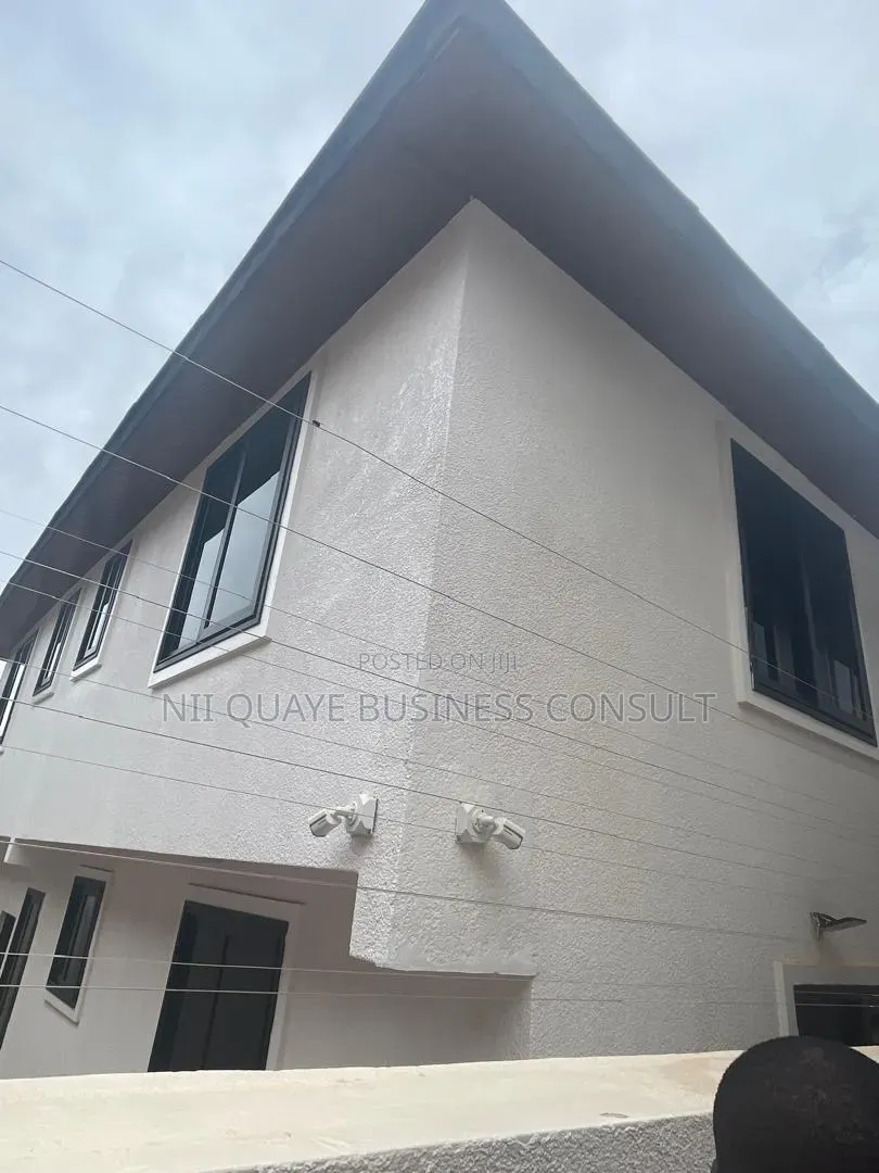 Furnished 4bdrm Mansion in Santasi Kotwi, Kumasi Metropolitan for sale