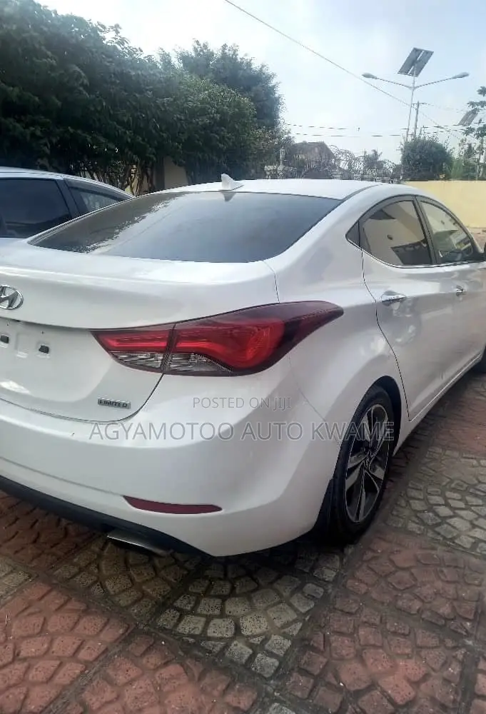 Hyundai Elantra Limited Sedan FWD (1.8L 4cyl 6A) 2016 White