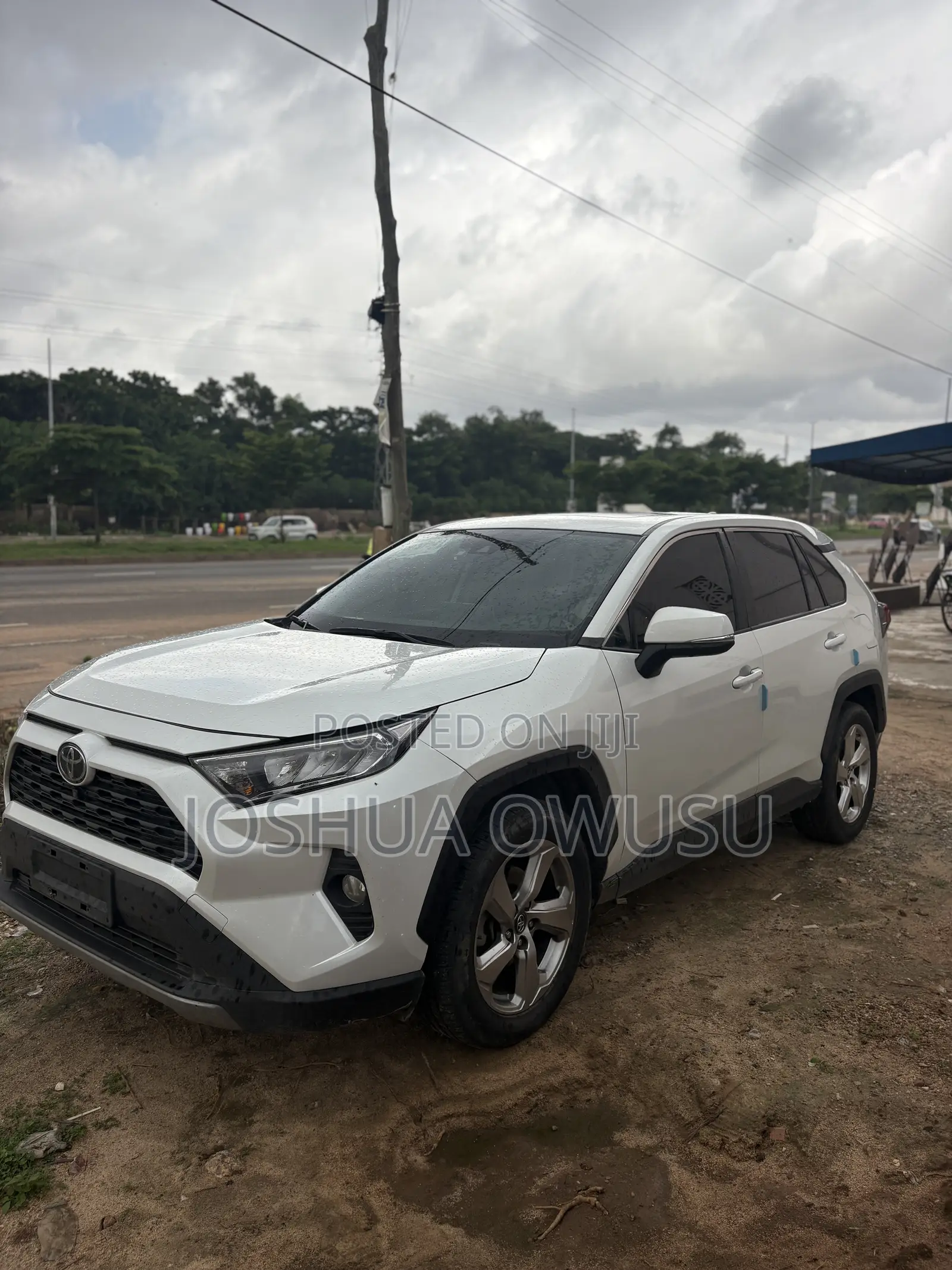 Toyota RAV4 XLE Premium 2021 White