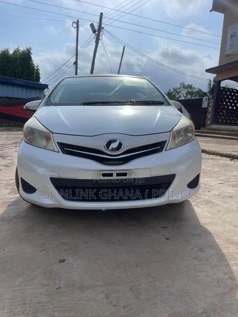 Toyota Vitz 1.0 FWD 3dr 2011 White