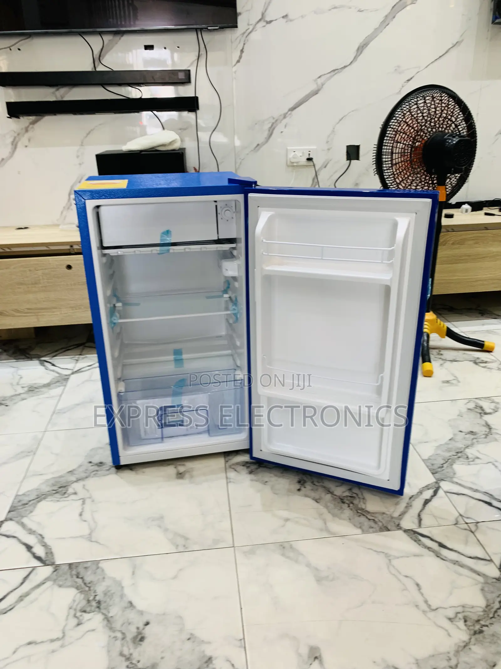 Special Offers for Table Top Blue Single Door Pearl 80l