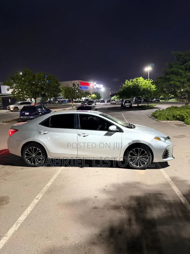 Toyota Corolla 2017 Silver