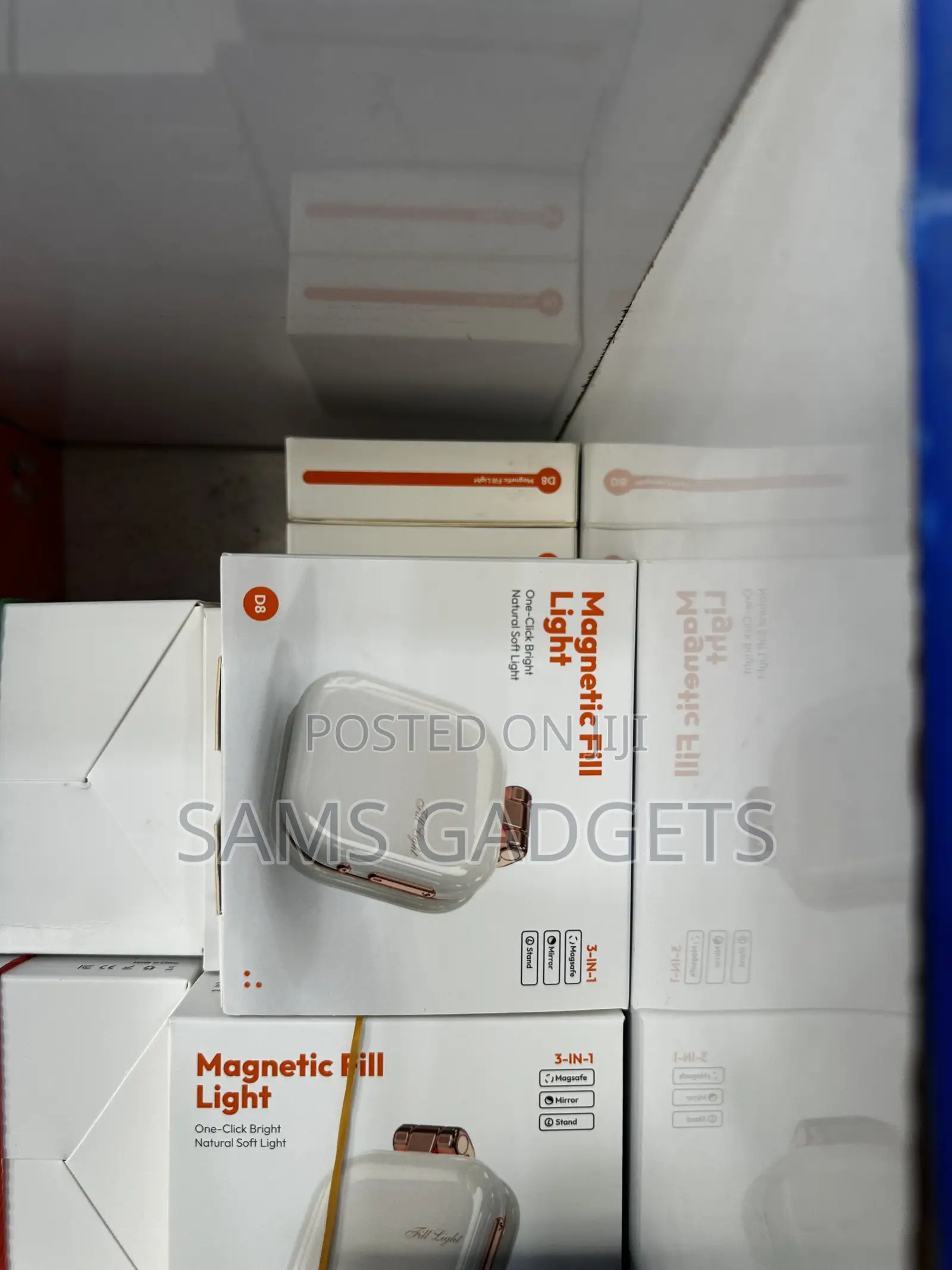 Brand New D8 Magsafe Magnetic Led Fill Lights (With Mirror Stand)