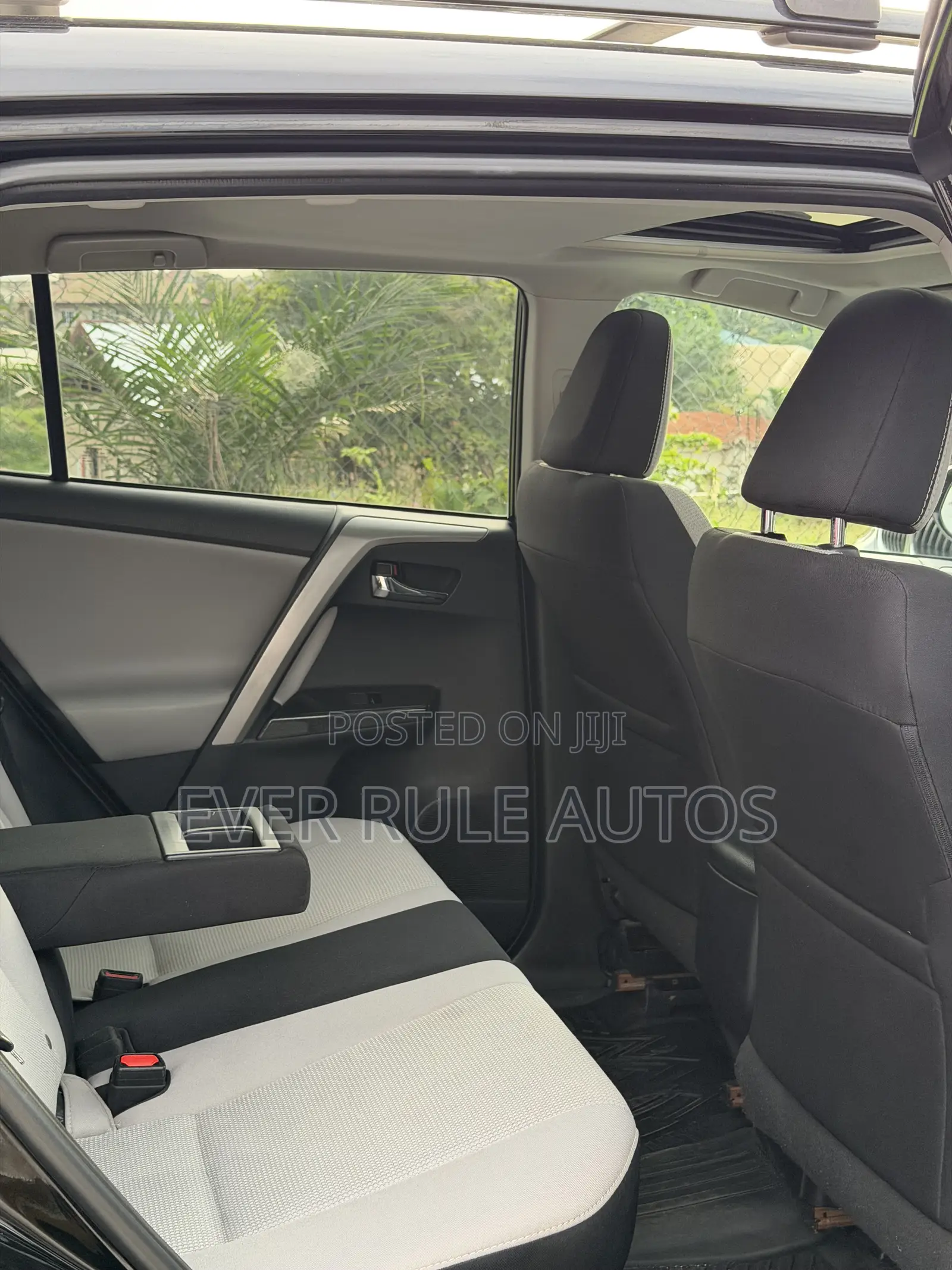 Toyota RAV4 XLE 4dr SUV AWD (2.5L 4cyl 6A) 2018 Black