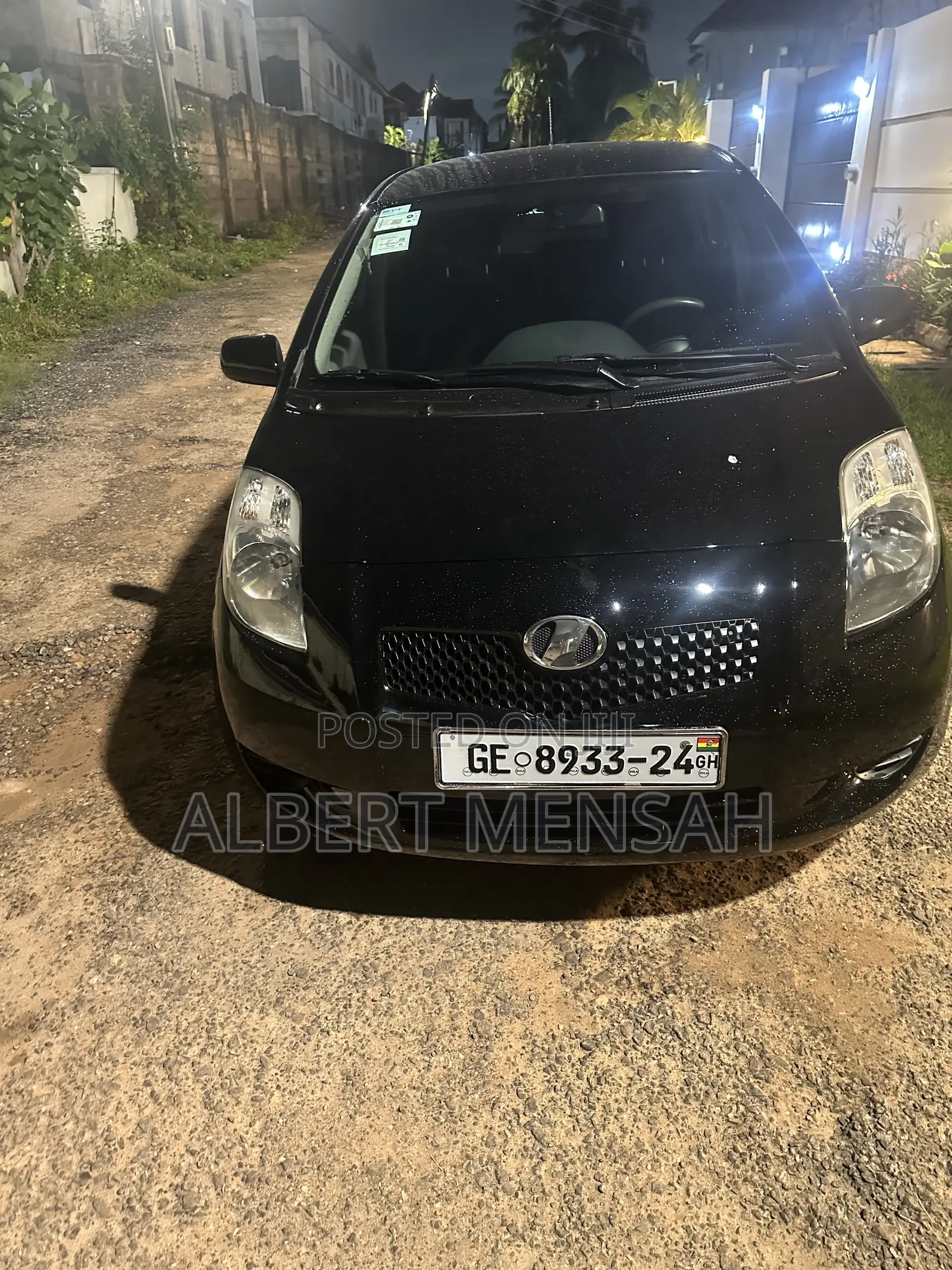 Toyota Yaris Base Hatchback 3dr 2010 Black