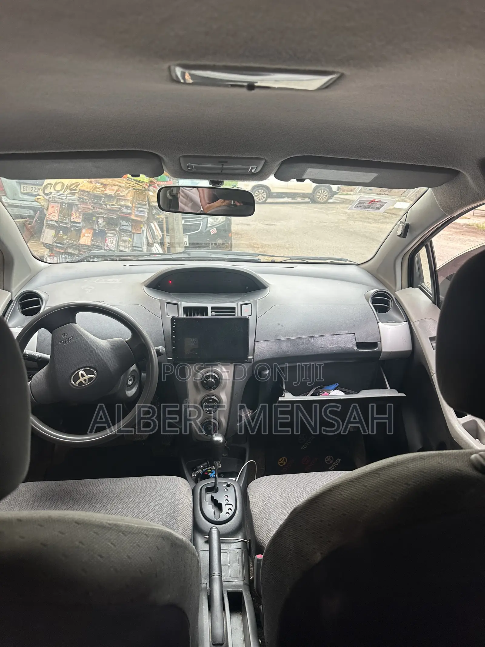 Toyota Yaris Base Hatchback 3dr 2010 Black