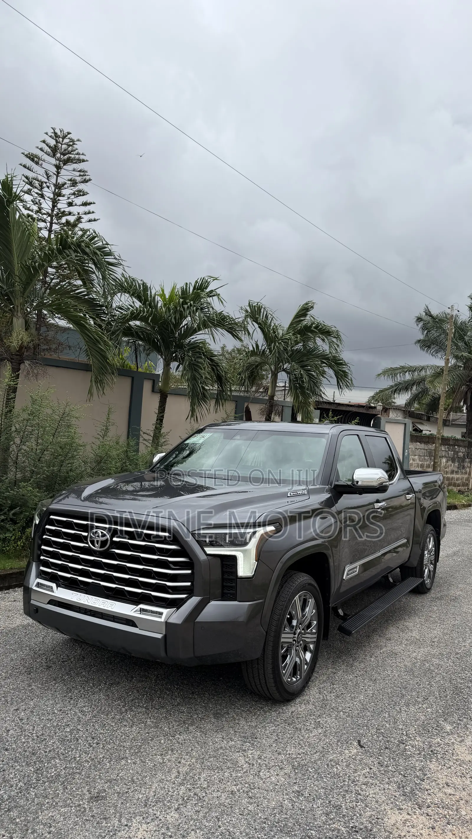 New Toyota Tundra Capstone CrewMax 4WD SB w/5.5' Bed (Hybrid) 2025 Gray