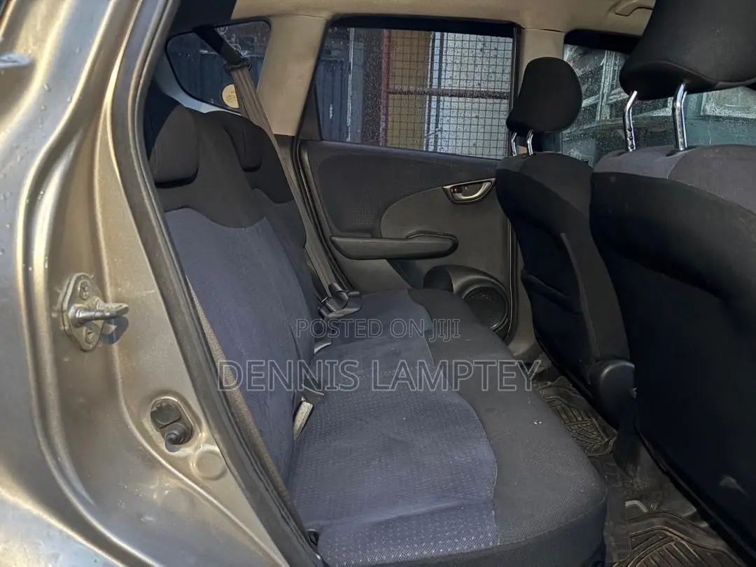 Honda Fit Automatic 2010 Silver