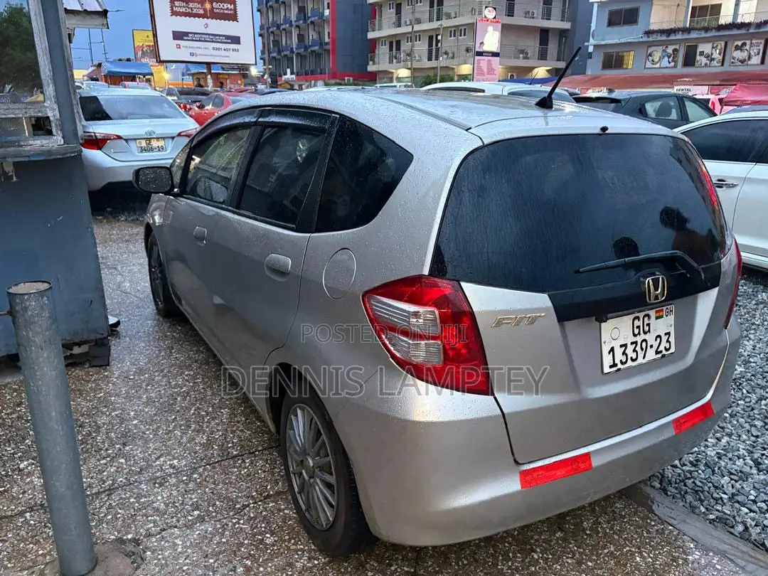 Honda Fit Automatic 2010 Silver