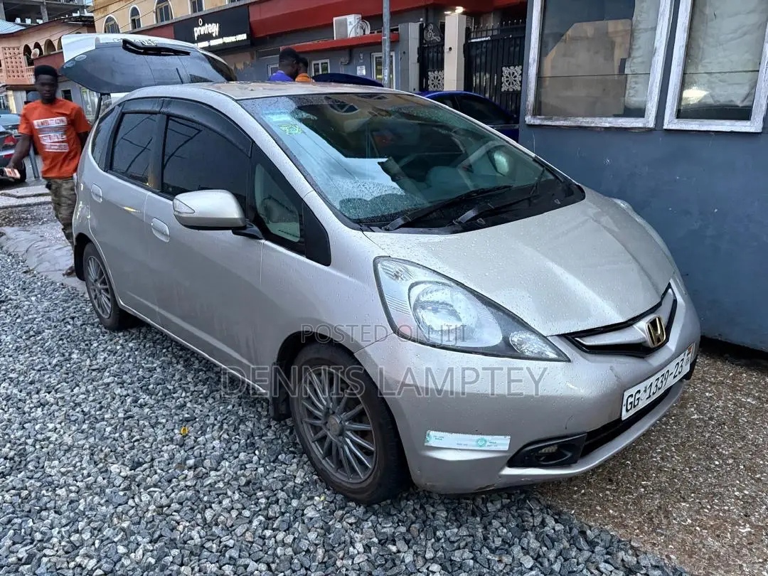 Honda Fit Automatic 2010 Silver