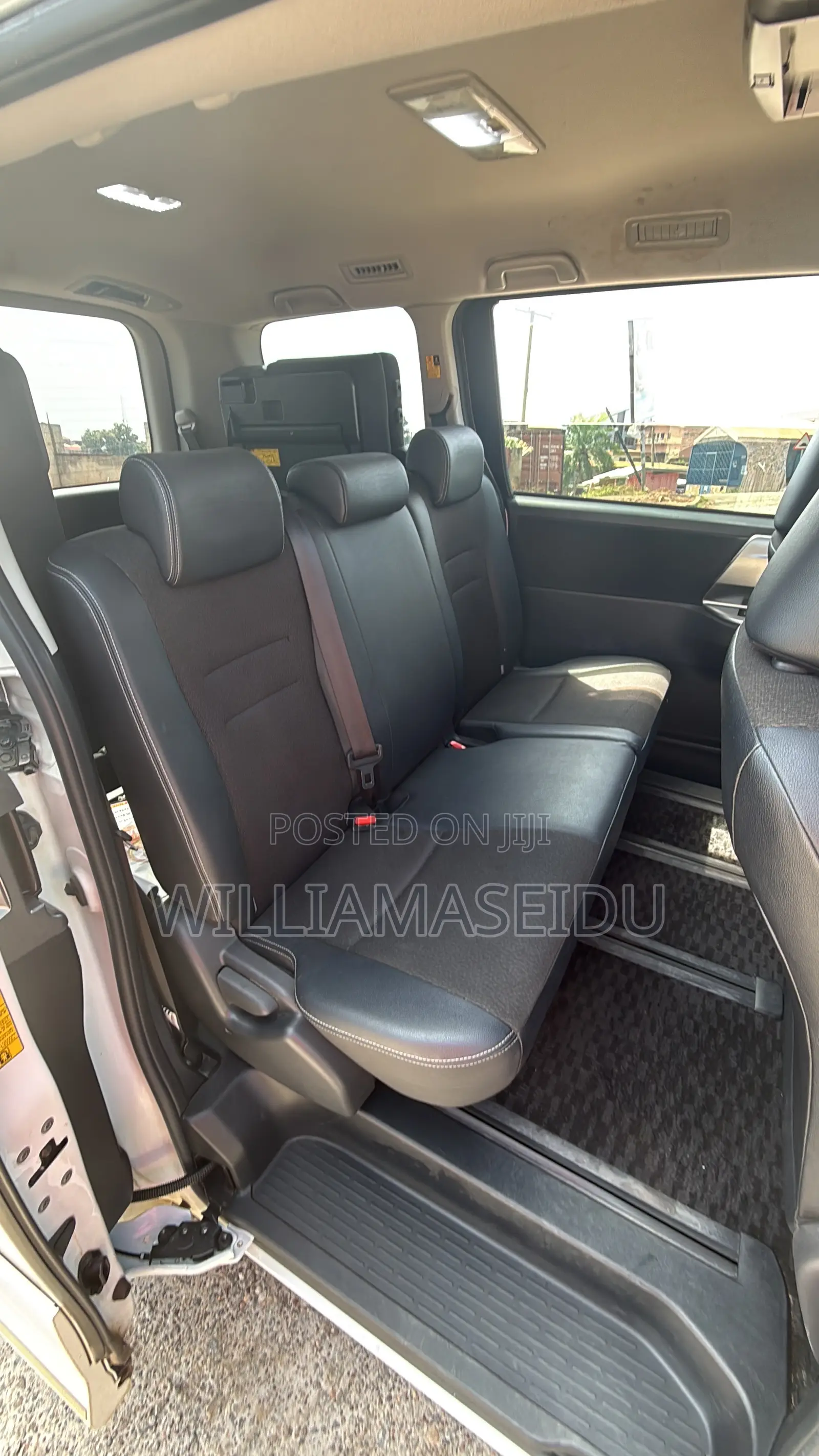 Toyota Voxy 2013 White