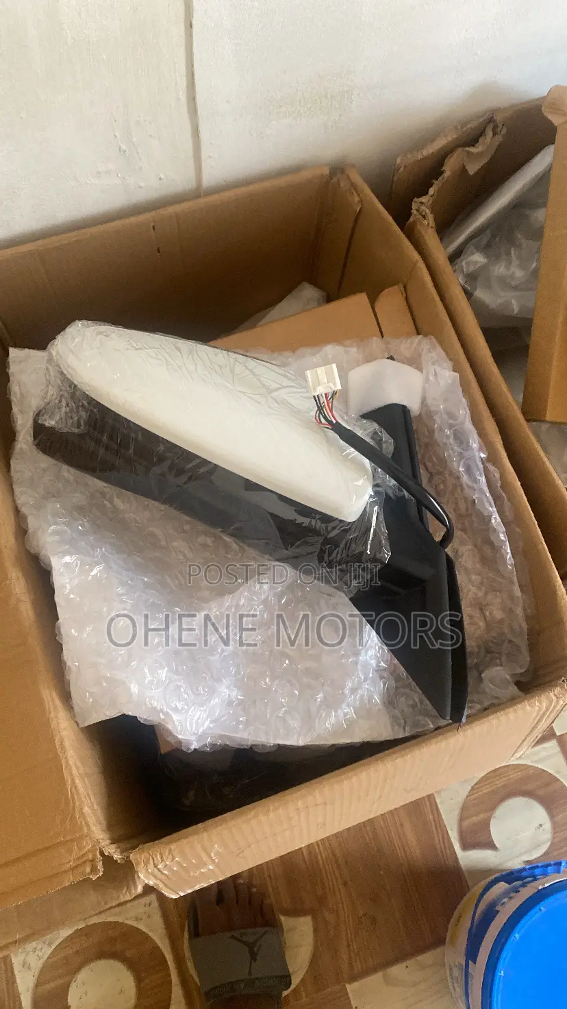 Honda Civic 2016-2017 Side Mirror White Right 1 Piece