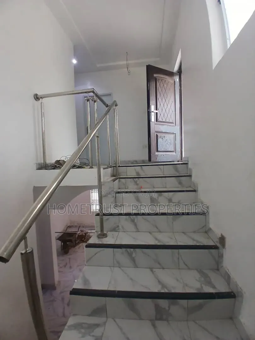 3bdrm Duplex in Amasaman Stadium for sale