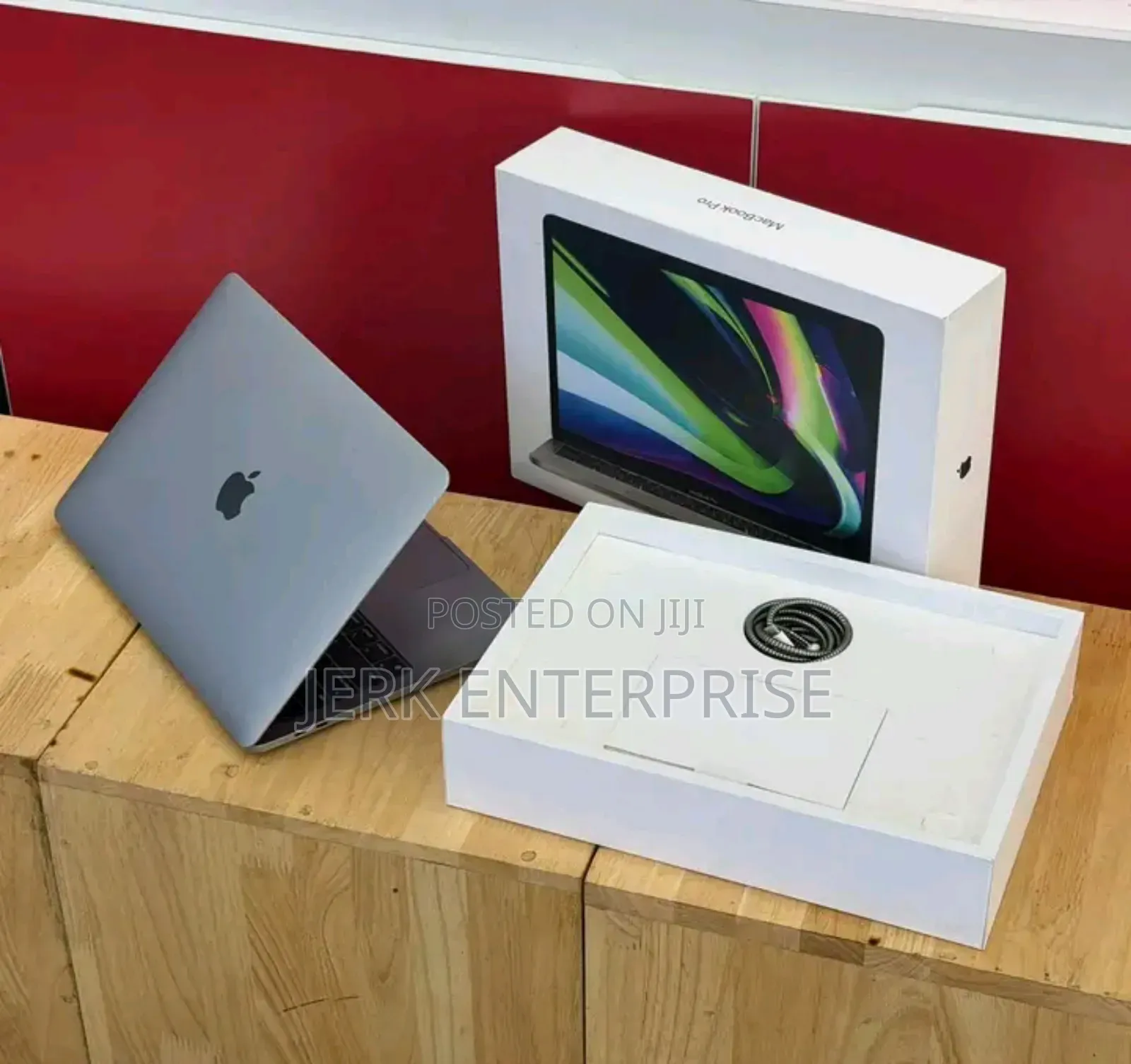New Laptop Apple MacBook Pro 16GB Apple M1 Pro SSD 512GB