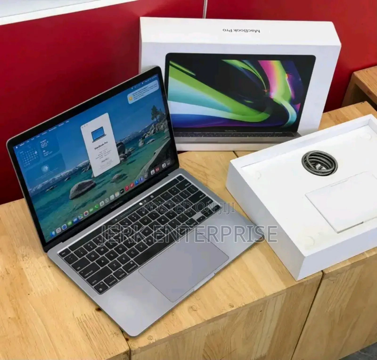 New Laptop Apple MacBook Pro 16GB Apple M1 Pro SSD 512GB