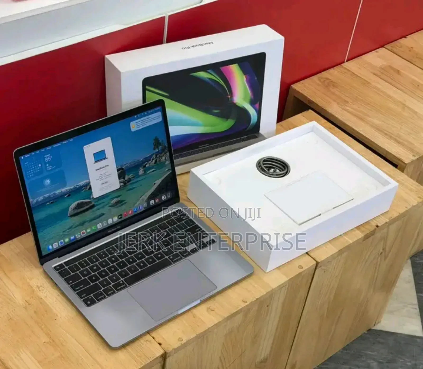 New Laptop Apple MacBook Pro 16GB Apple M1 Pro SSD 512GB