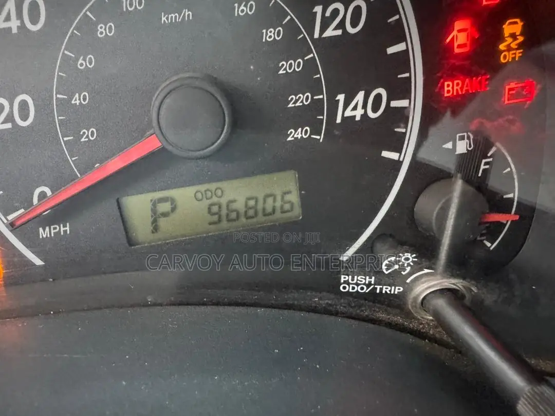 Toyota Corolla LE 4dr Sedan (1.8L 4cyl 4A) 2013 Silver