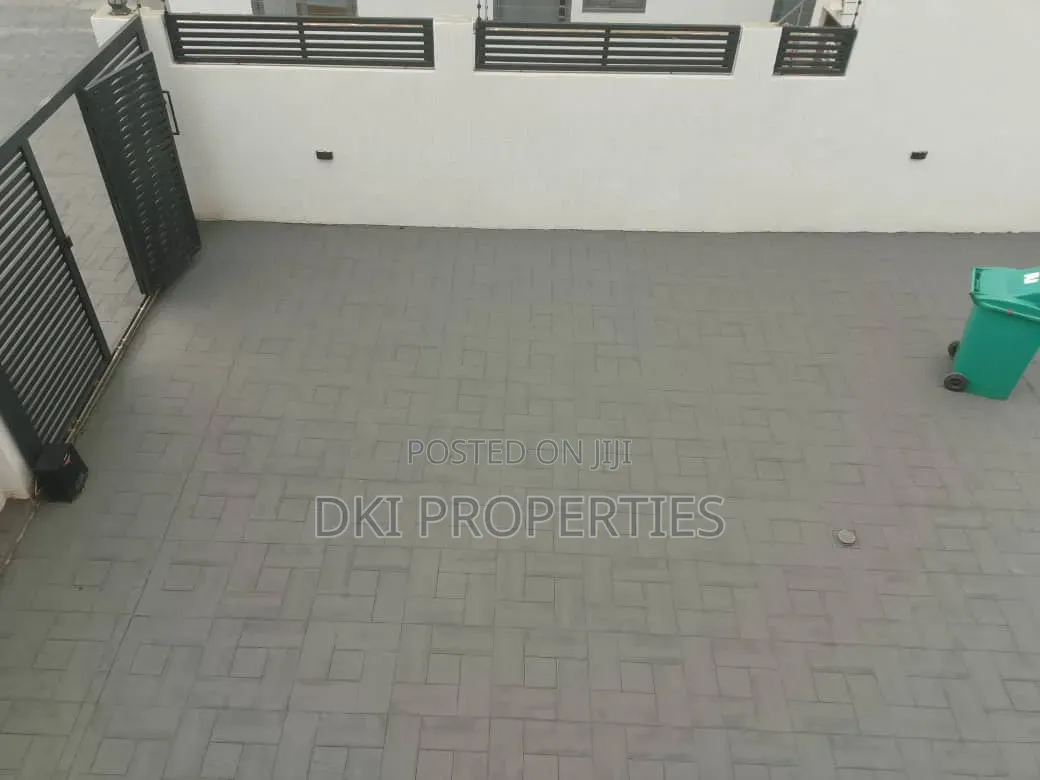 4bdrm House in Dki Properties, Oyarifa Mall Area for sale